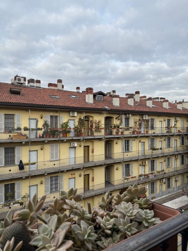 appartamento in vendita a Milano in zona Ronchetto sul Naviglio