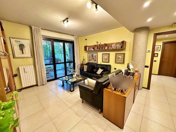appartamento in vendita a Milano in zona Crescenzago