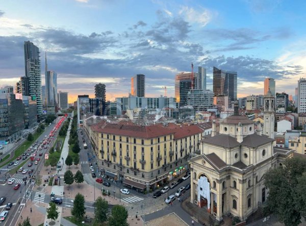 appartamento in vendita a Milano in zona Porta Nuova
