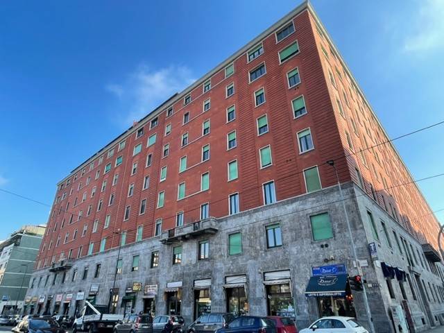 negozio in vendita a Milano in zona Centro Direzionale