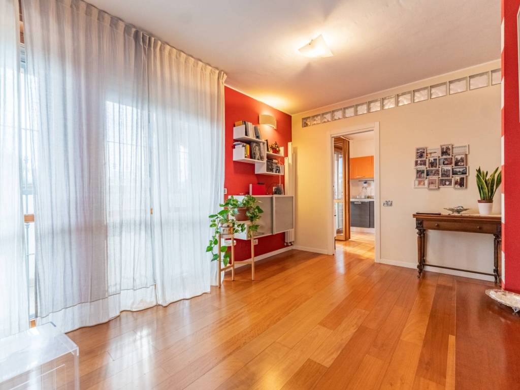 appartamento in vendita a Milano in zona Lambrate