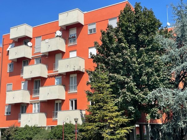 appartamento in vendita a Milano in zona Baggio