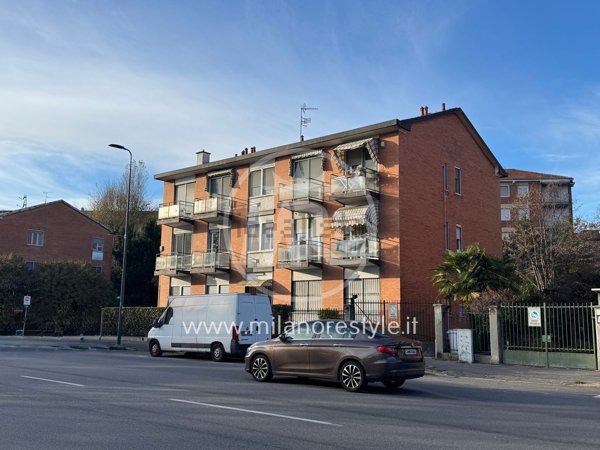appartamento in vendita a Milano in zona Baggio