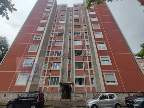 appartamento in vendita a Milano in zona Quartiere degli Olmi