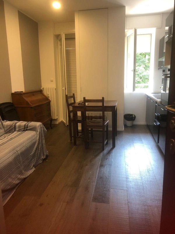 appartamento in vendita a Milano in zona Famagosta