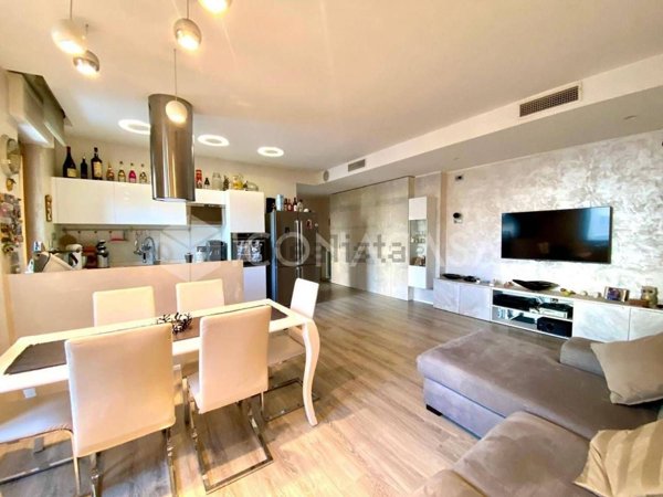 appartamento in vendita a Milano in zona Corvetto