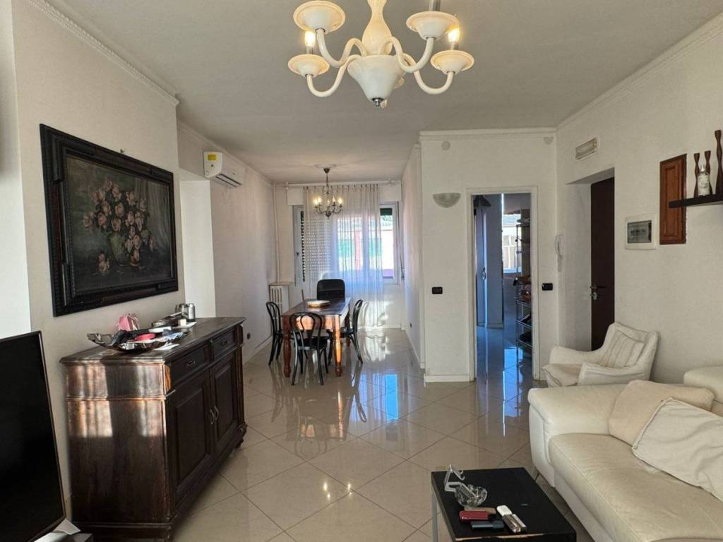 appartamento in vendita a Milano in zona Corvetto