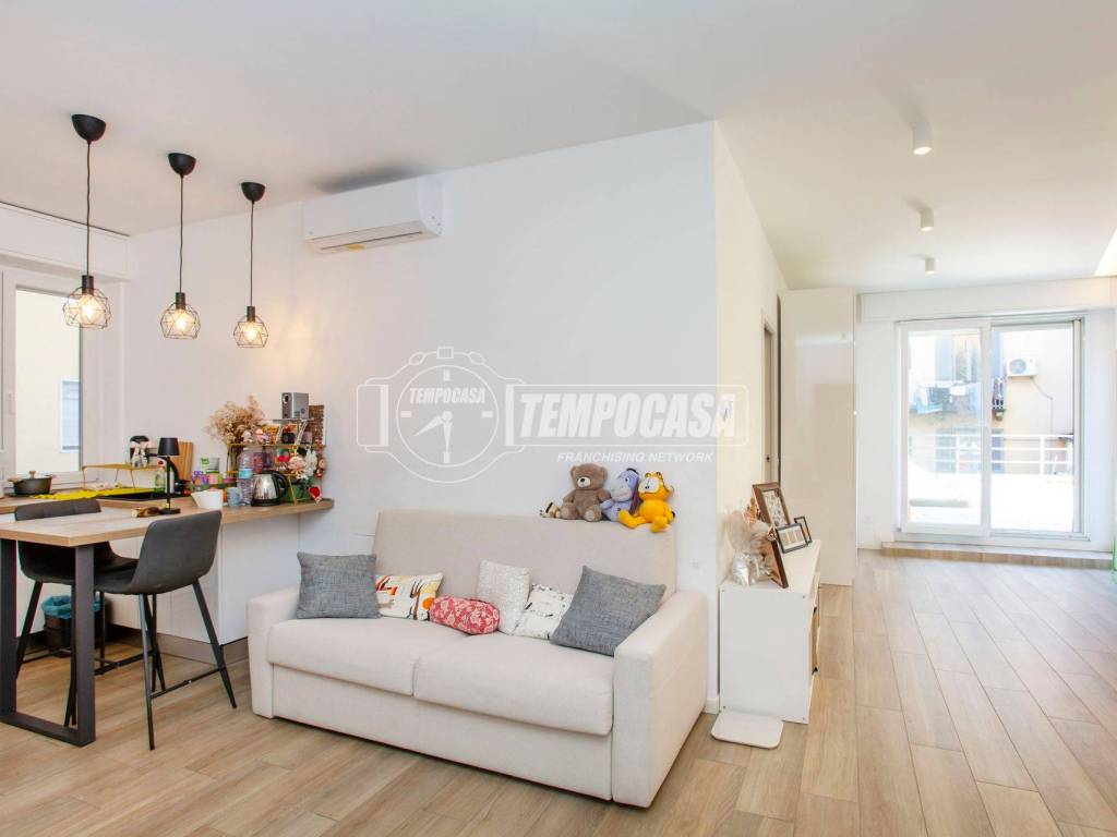 appartamento in vendita a Milano in zona Sempione