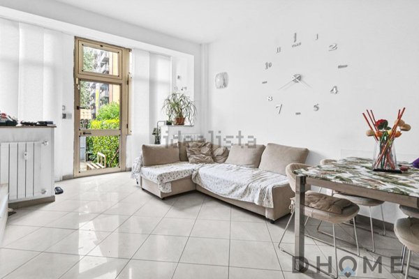 appartamento in vendita a Milano in zona Baggio