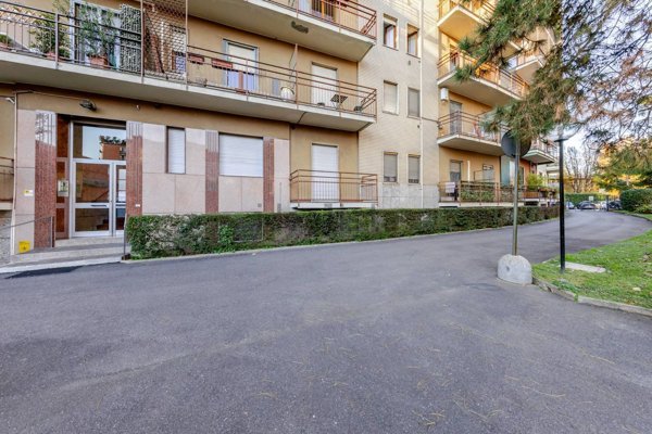 appartamento in vendita a Milano in zona Piazzale Lodi