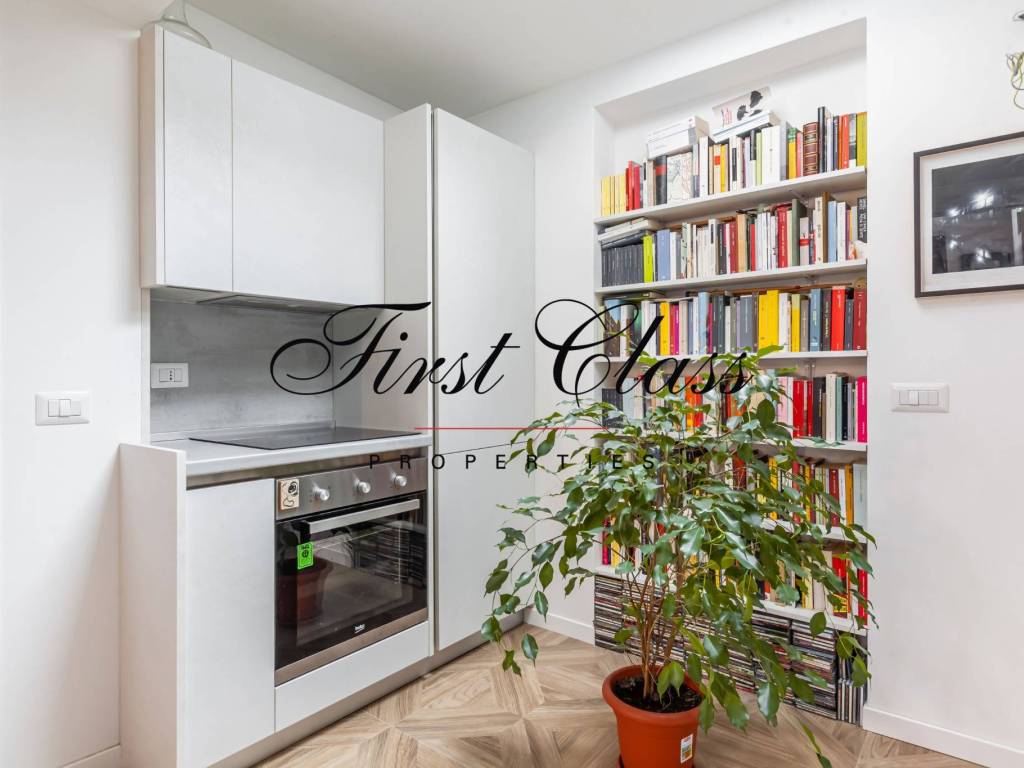 appartamento in vendita a Milano in zona Vigentino