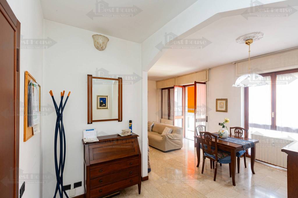 appartamento in vendita a Milano in zona Lambrate