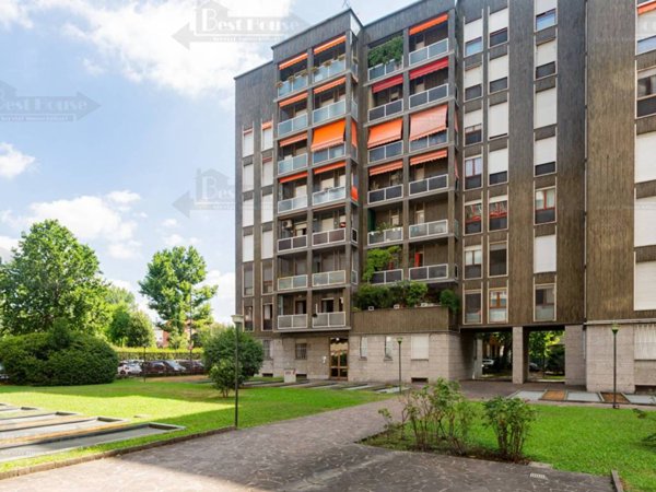 appartamento in vendita a Milano in zona Lambrate