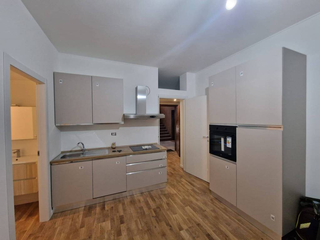 appartamento in vendita a Milano in zona Corvetto