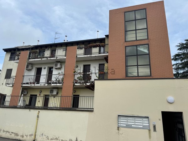 appartamento in vendita a Milano in zona Baggio