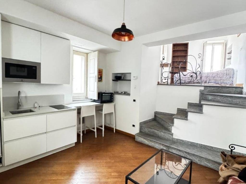 appartamento in vendita a Milano in zona Sant'Ambrogio