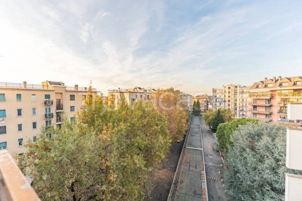 appartamento in vendita a Milano in zona Dergano