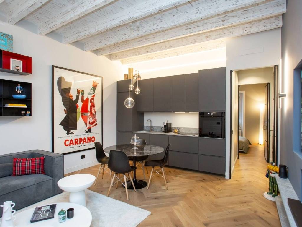 appartamento in vendita a Milano in zona Sempione