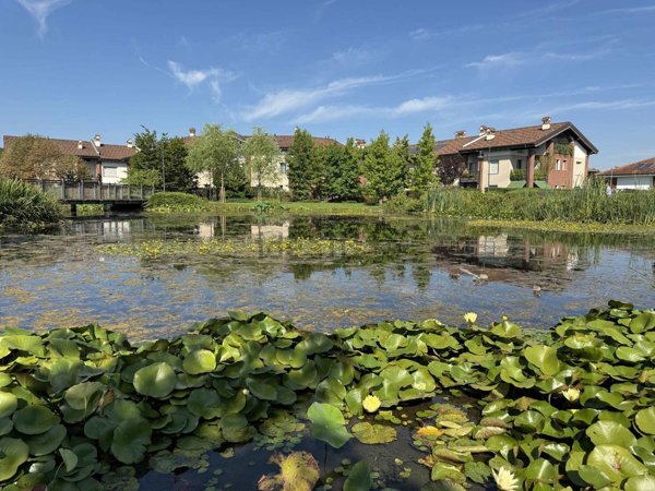 appartamento in vendita a Milano in zona Muggiano