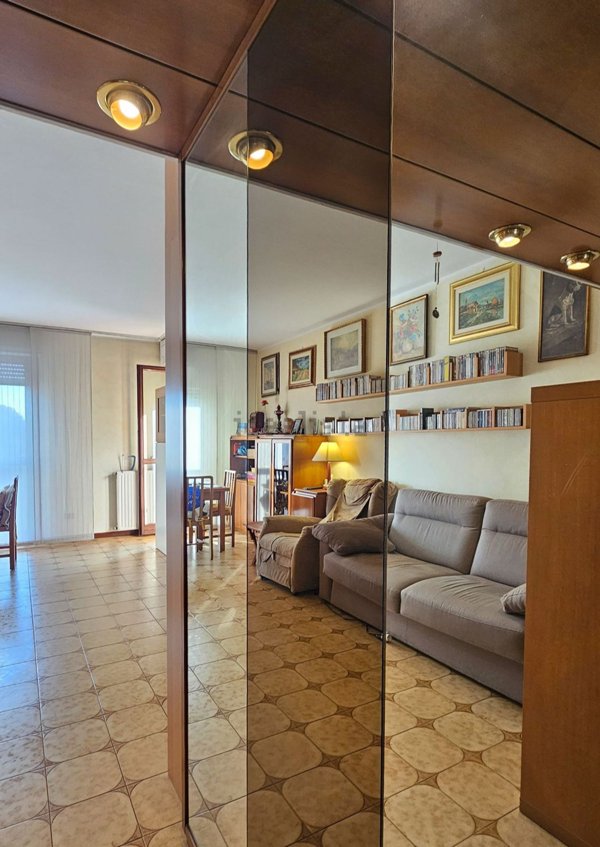 appartamento in vendita a Milano in zona Quarto Oggiaro