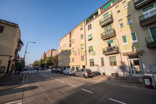 appartamento in vendita a Milano in zona Baggio
