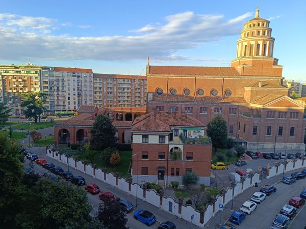 appartamento in vendita a Milano in zona Forlanini