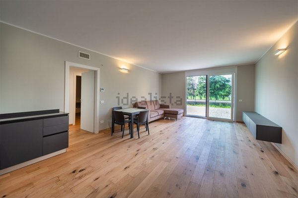 appartamento in vendita a Milano in zona Adriano