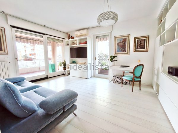 appartamento in vendita a Milano in zona Famagosta