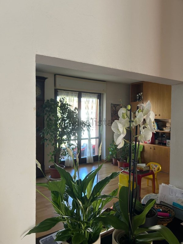 appartamento in vendita a Milano in zona Lorenteggio