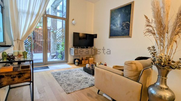 appartamento in vendita a Milano in zona Porta Nuova