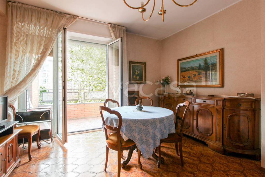 appartamento in vendita a Milano in zona Feltre