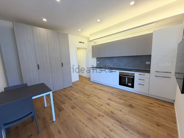 appartamento in vendita a Milano in zona Isola