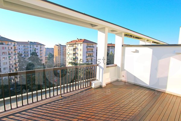 appartamento in vendita a Milano in zona Rembrandt