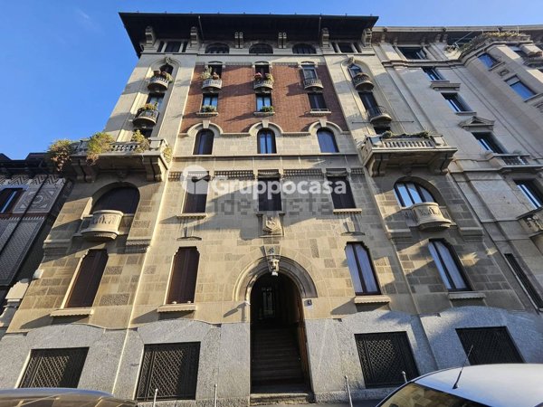 appartamento in vendita a Milano in zona Sempione