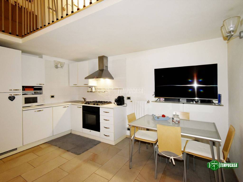 appartamento in vendita a Milano in zona Bocconi