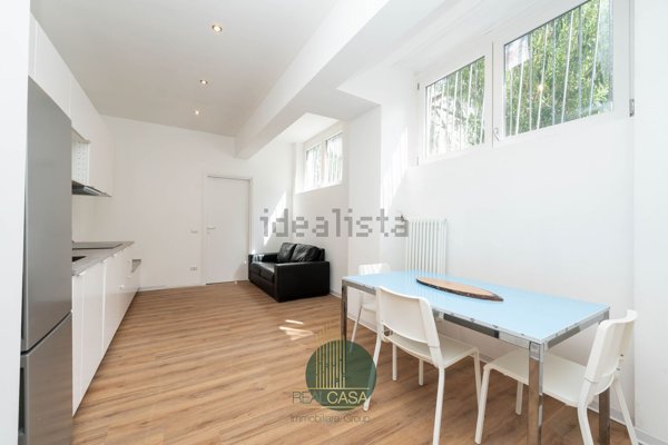 appartamento in vendita a Milano in zona Lorenteggio