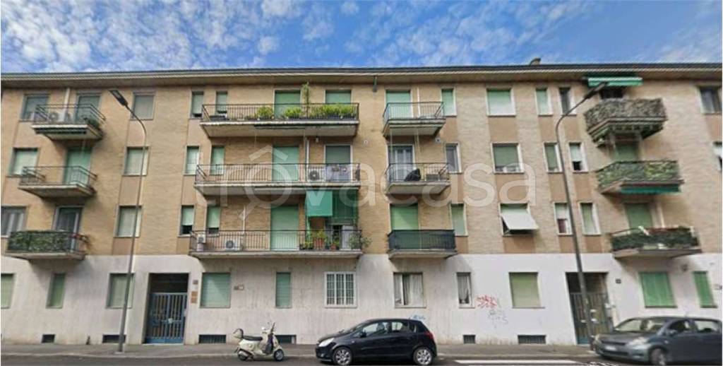 appartamento in vendita a Milano in zona Baggio
