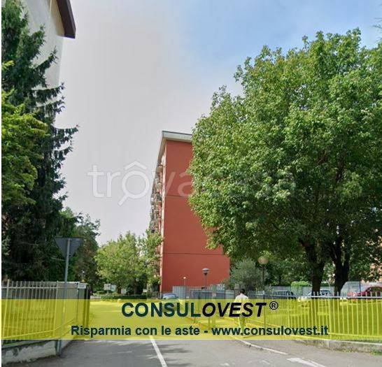 appartamento in vendita a Milano in zona Gallaratese