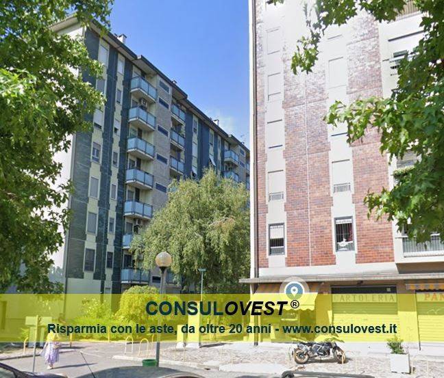 appartamento in vendita a Milano in zona Gallaratese