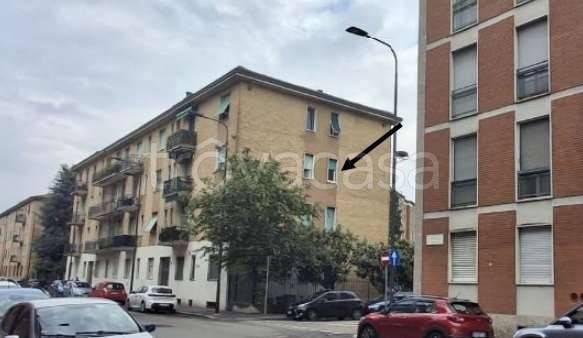 appartamento in vendita a Milano in zona Baggio