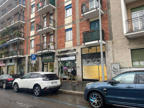 negozio in vendita a Milano in zona Rembrandt
