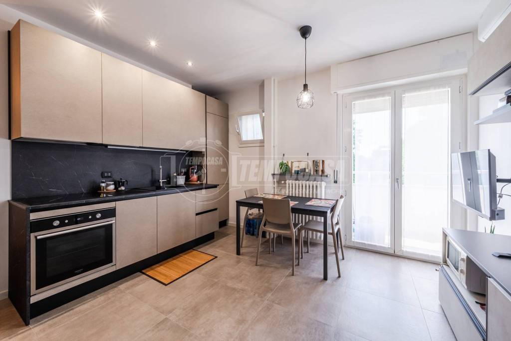 appartamento in vendita a Milano in zona Morivione