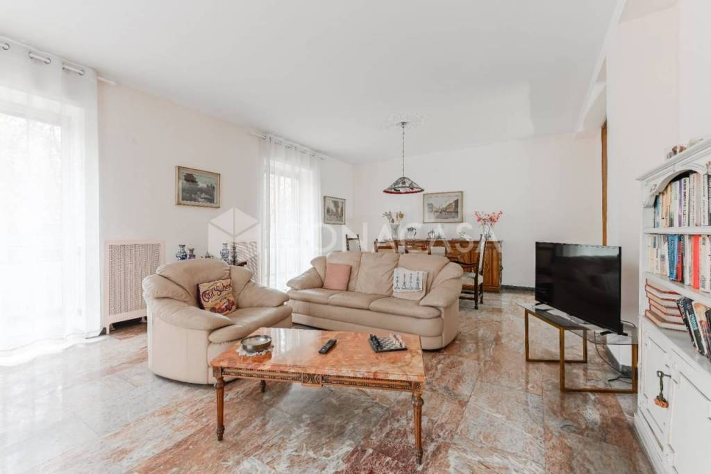 appartamento in vendita a Milano in zona Casoretto