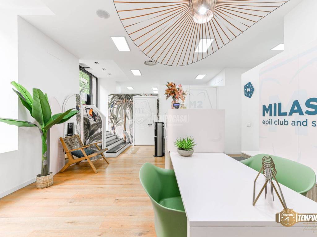 negozio in vendita a Milano in zona Porta Nuova