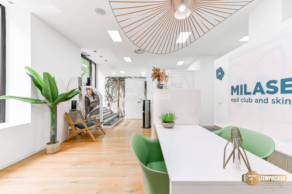 negozio in vendita a Milano in zona Porta Nuova