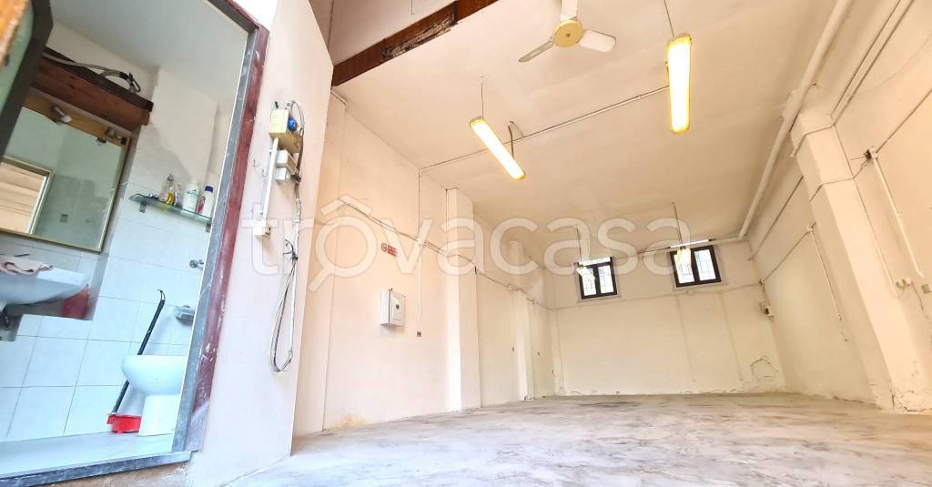 appartamento in vendita a Milano in zona Baggio