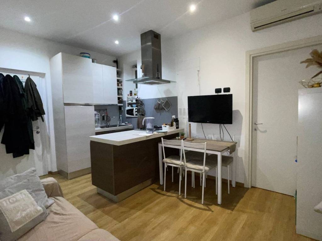 appartamento in vendita a Milano in zona Porta Genova