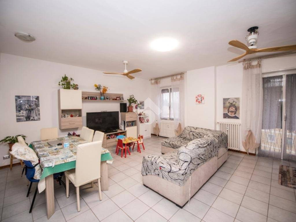 appartamento in vendita a Milano in zona Baggio