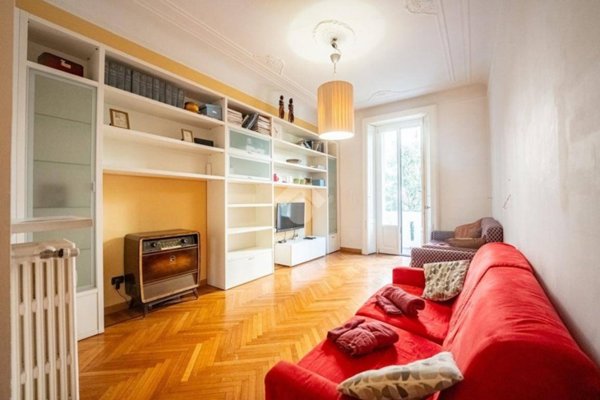 appartamento in vendita a Milano in zona Porta Nuova