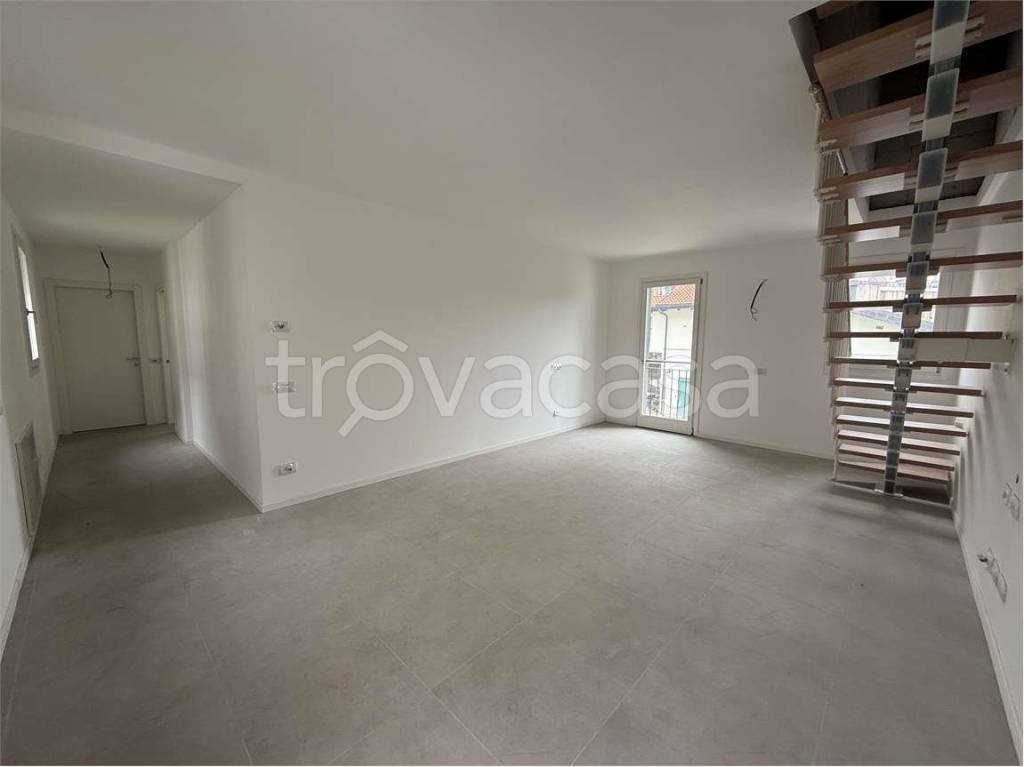 appartamento in vendita a Milano in zona Segnano